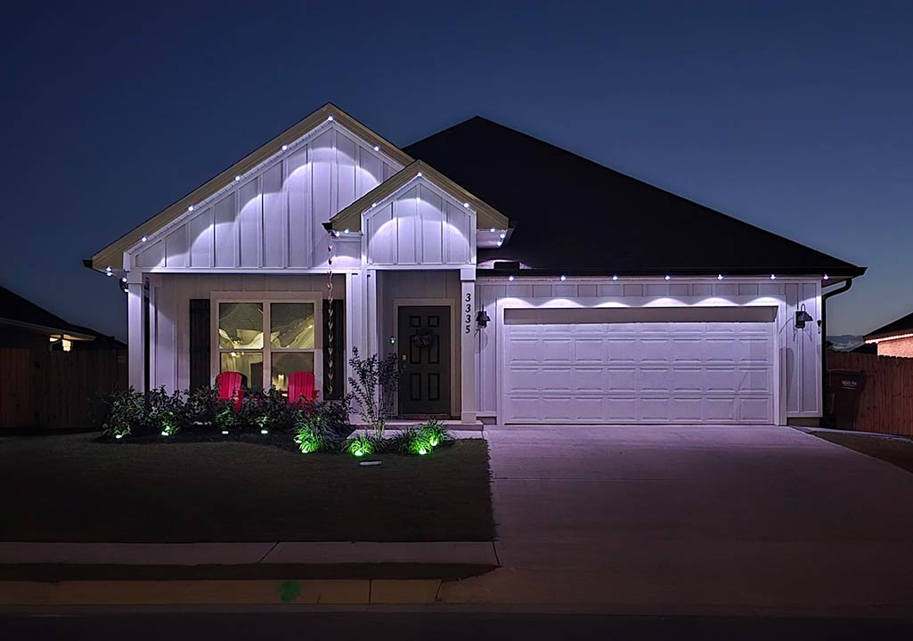 Home with in White Haven Genesis Roofline Lights